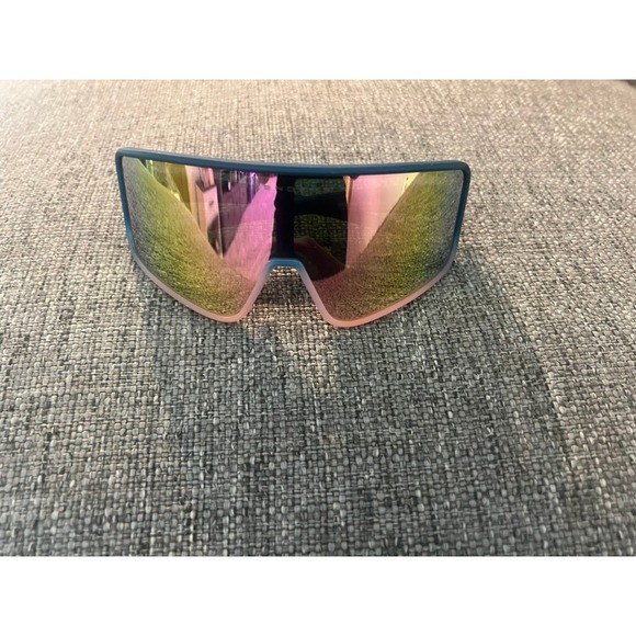 Blenders Destiny Love Polarized Shield Sunglasses Blue Pink Mirror Lens no case main image 7